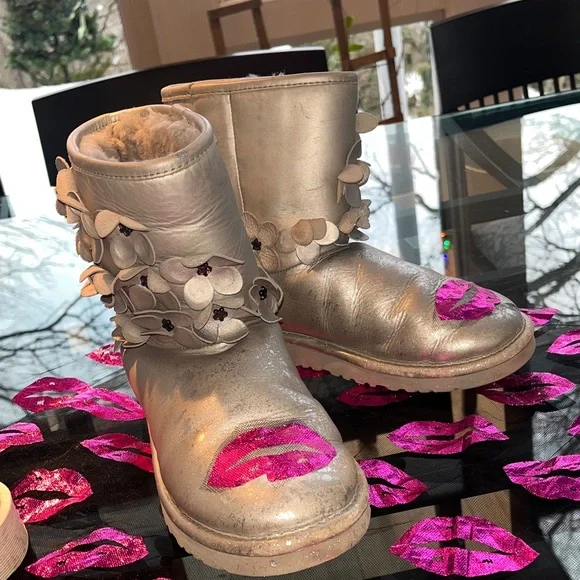 UGG silver metallic floral boots with pink lips! - Picture 1 of 7